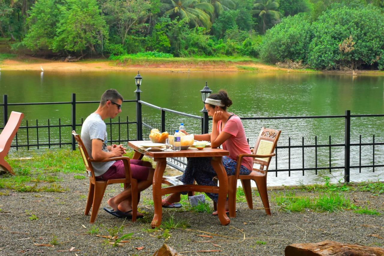 אודוואלאווה Pelican Lake מראה חיצוני תמונה